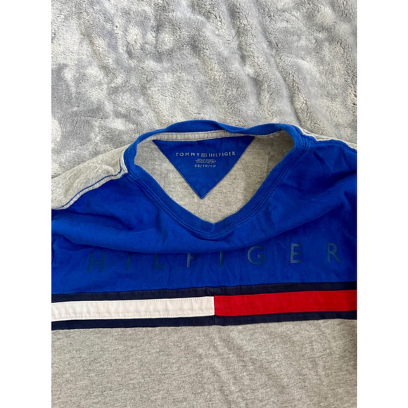 Tommy Hilfiger Men’s Size XS Graphic Designer Tee Red Grey and Blue - Picture 6 of 7